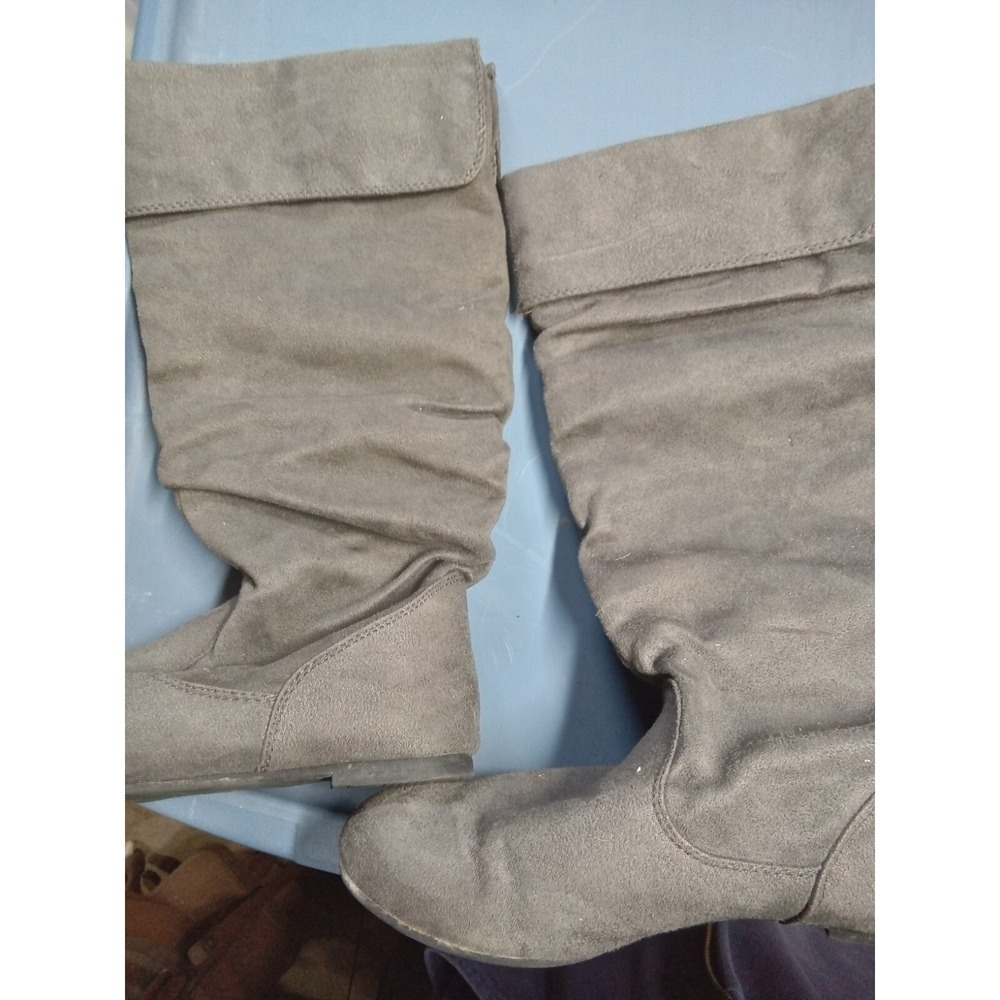 Kohls Gray Knee High Boots Size 7